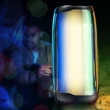 Kép 5/8 - WK Design hordozható vezeték nélküli Bluetooth 5.0 hangszóró, RGB, 2000mAh, fekete (D31-black)