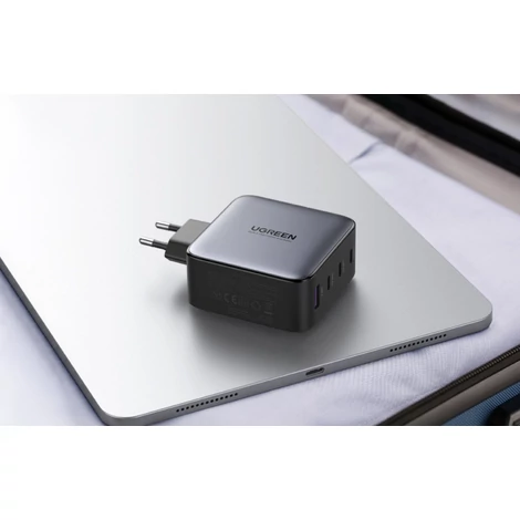 UGREEN CD226 fali töltő, USB QC3.0, 3x USB-C, 100 W, PD (fekete)