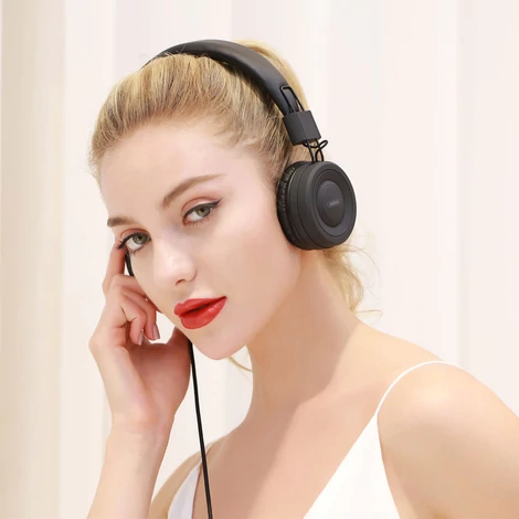 Remax 4D vezetékes fejhallgató headset fekete (RM-805)
