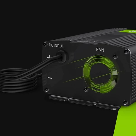 Green Cell Autós Teljesítmény Inverter 24V-ról 230V-ra feszültségátalakító (feszültség növelő) 150W / 300W tiszta szinusz