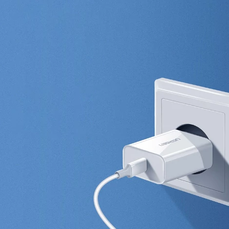 Ugreen USB C Power Delivery 3.0 Quick Charge 4.0+ gyorstöltős hálózati fali töltő 18W 3A - Fehér (60450)