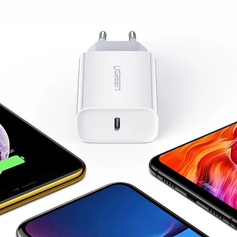 Ugreen USB C Power Delivery 3.0 Quick Charge 4.0+ gyorstöltős hálózati fali töltő 18W 3A - Fehér (60450)