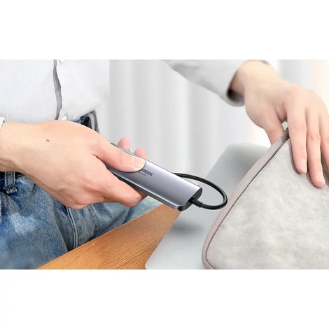 Adapter 5in1 UGREEN Hub USB-C- 3x USB 3.0 + HDMI 4K + USB-C PD 100W (szürke)